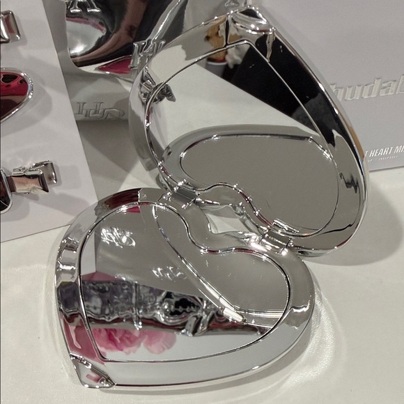 HUDA BEAUTY makeup bag set - Picture 2 of 7